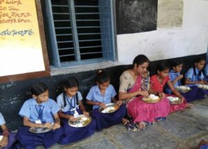 Read more about the article Telangana Teacher Used her Savings to Transform School; Increased Enrollments by Over 7 Times